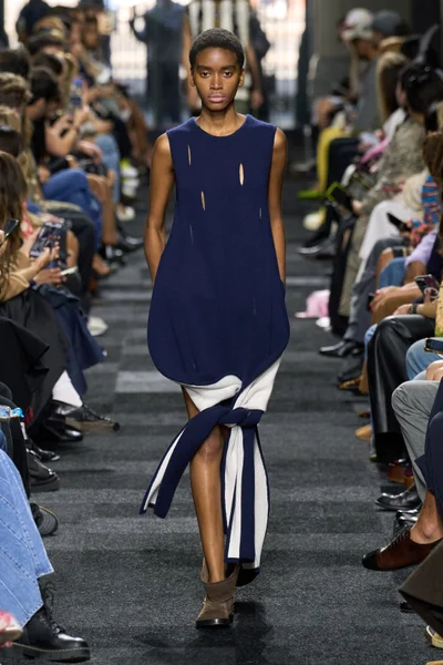 Look 27